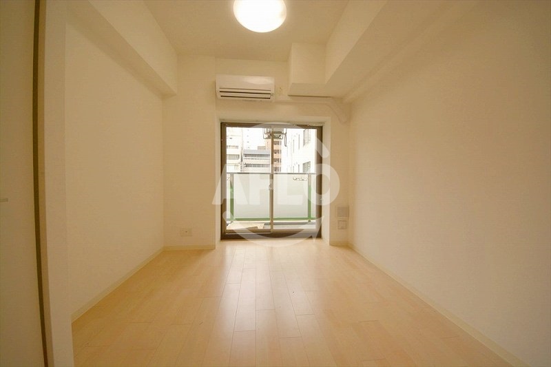 居室・リビング　アーデンタワー本町イースト　広々とした洋室