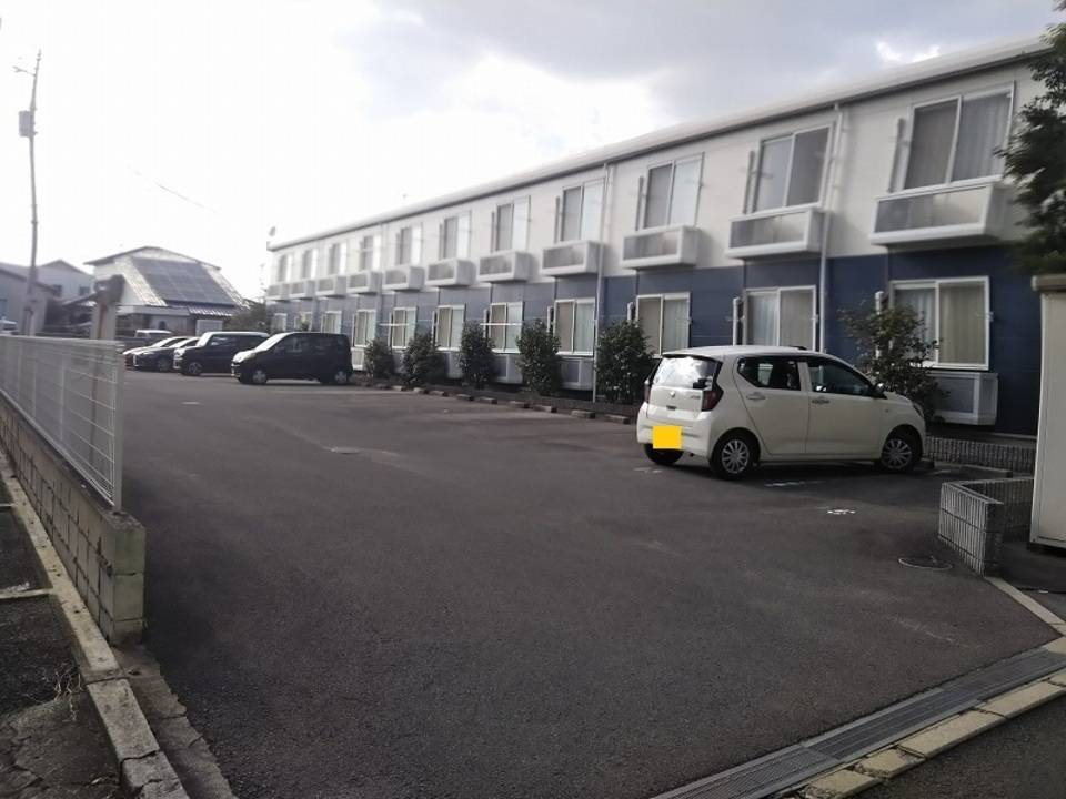 駐車場　駐車場