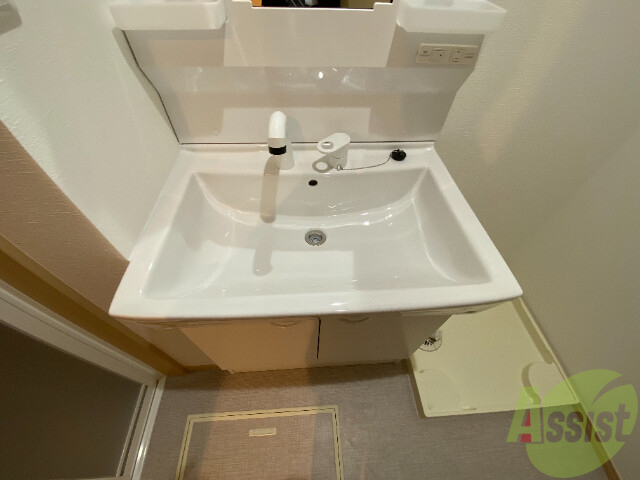 洗面設備　シャワー付洗面化粧台、忙しい朝に、味方になりますね！