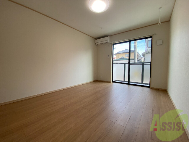 居室・リビング　広々としたリビング！日当たり良好、ゆっくり出来ますね！