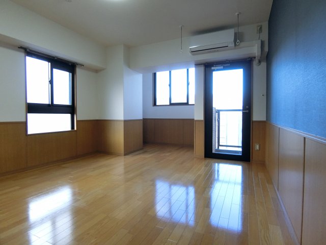 居室・リビング　詳細は、RISUMO江坂本店→06-6155-7137まで♪