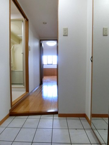 玄関　詳細は、RISUMO江坂本店→06-6155-7137まで♪