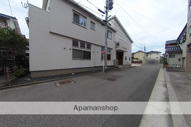 その他　前面道路（その他）まで0m
