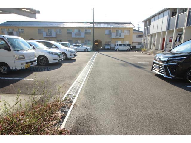 駐車場　駐車場