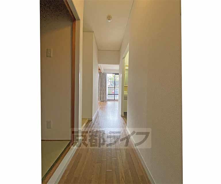 その他部屋・スペース　玄関から見たところです。