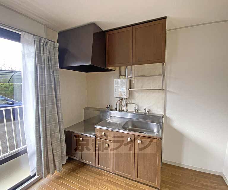 キッチン　収納たっぷりのキッチンです。