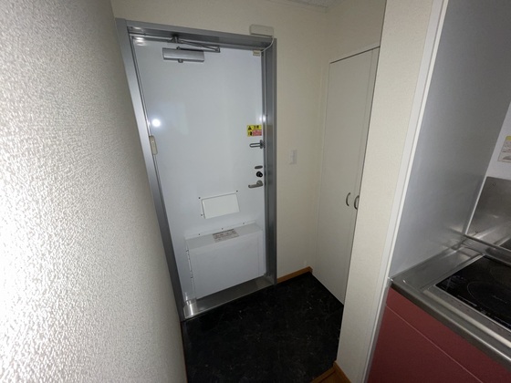 玄関　※別号室の写真です