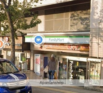 コンビニ　ファミリーマート（コンビニ）まで643m