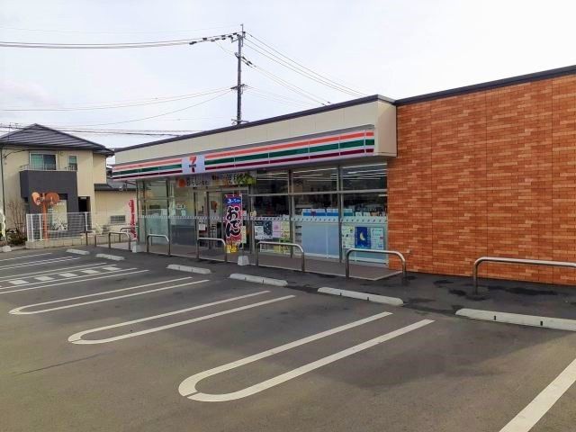 コンビニ　セブンイレブン市民センター前店（コンビニ）まで700m