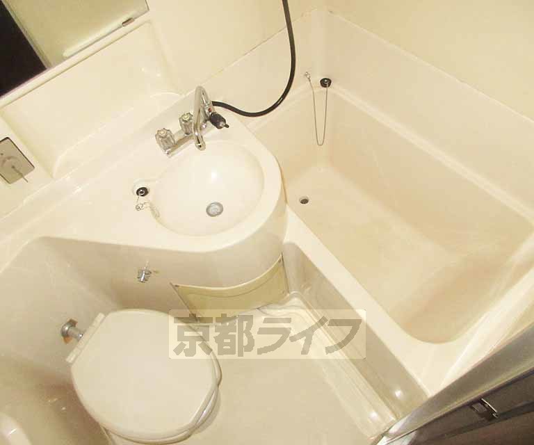 バス・シャワールーム　広い湯船なのでゆったり浸かれます！