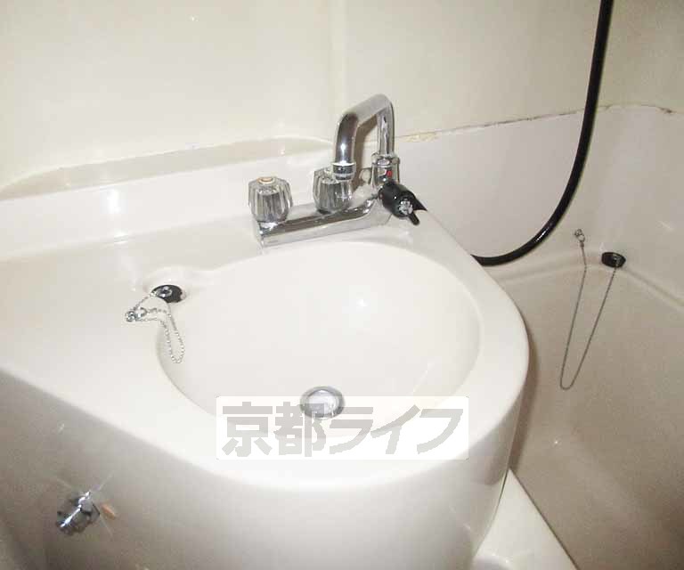 洗面設備　洗面台です