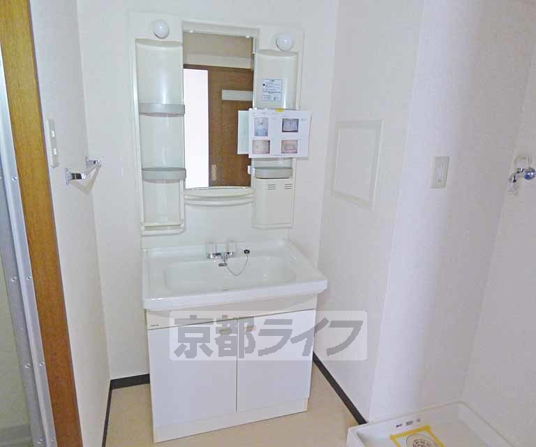洗面設備　独立洗面台です。