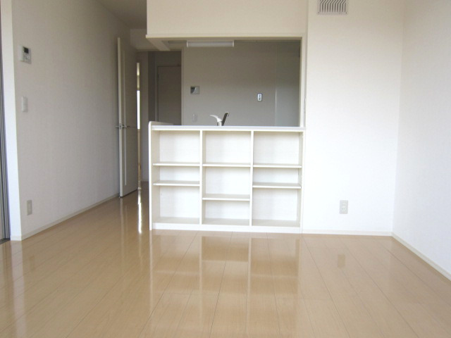 居室・リビング　間取り反転 写真は別部屋となります