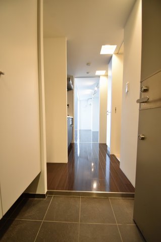 玄関　※建物内別間取参考写真