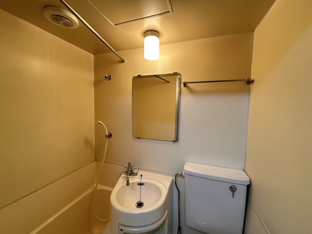 洗面設備　別部屋参考写真です