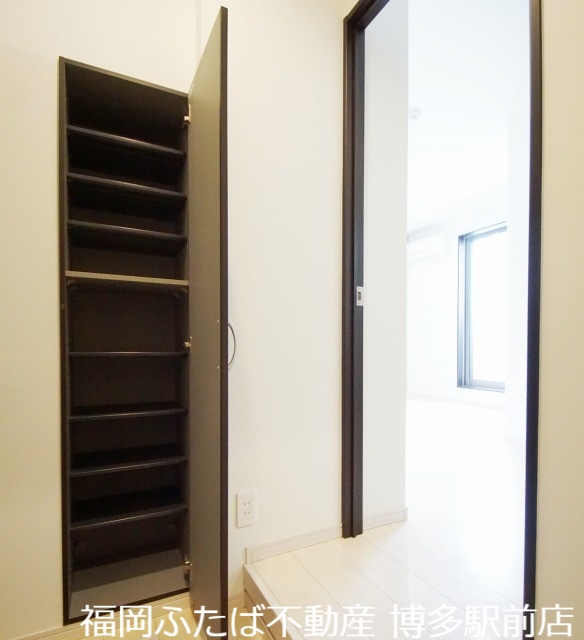 玄関　同型シリーズ参照