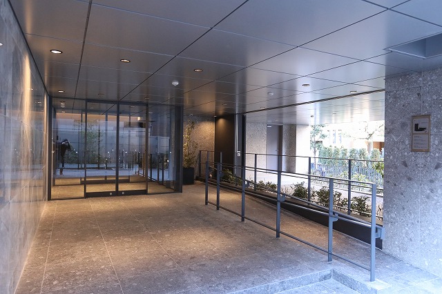 エントランス　エントランス