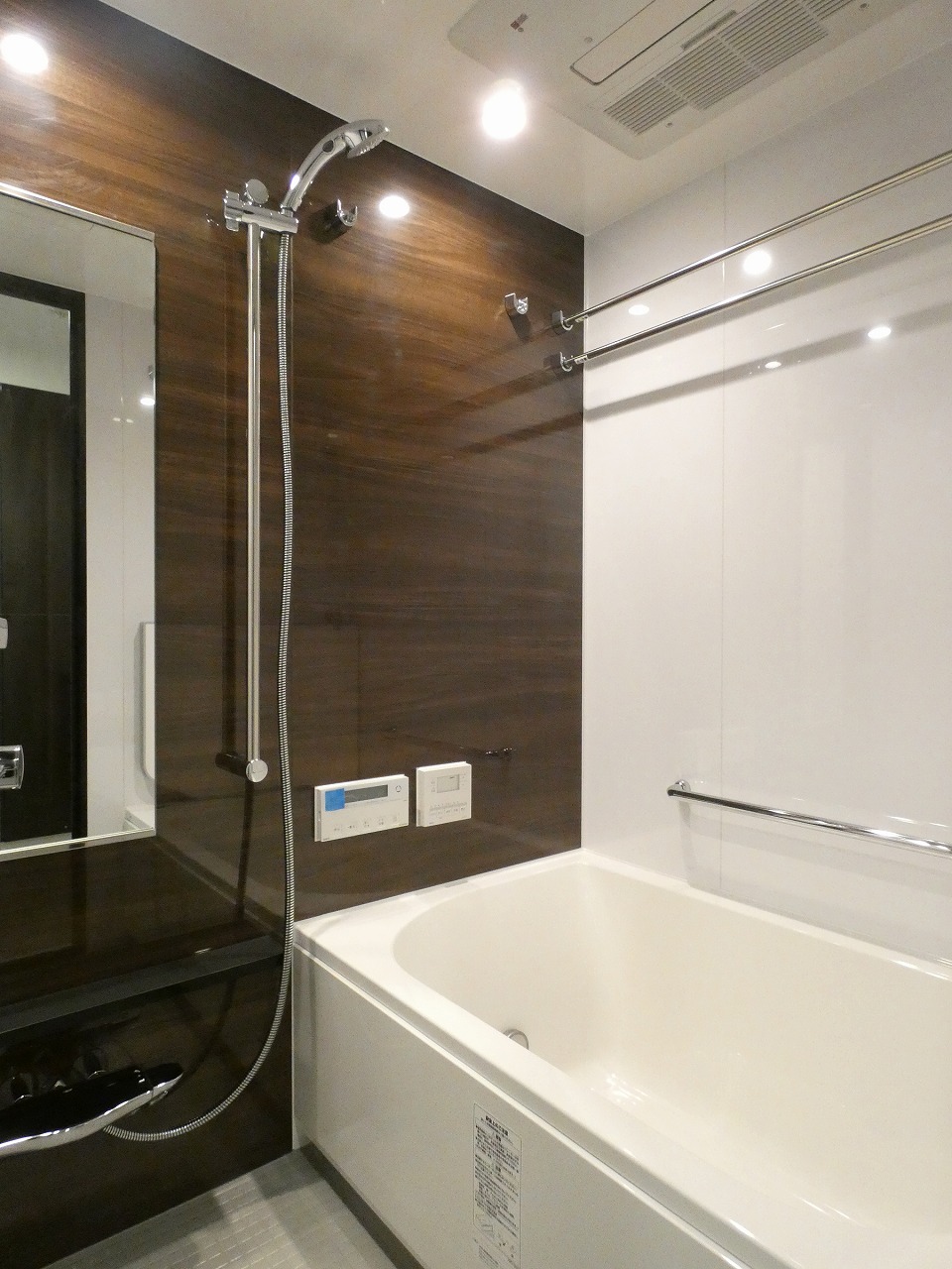 バス・シャワールーム　バス