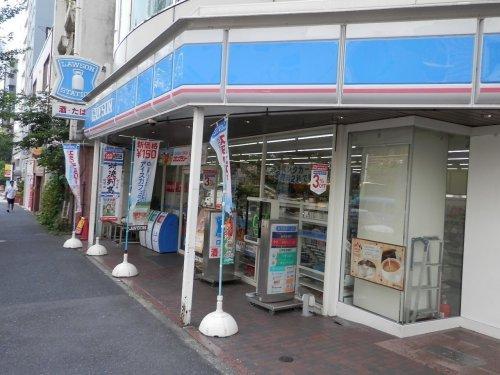 コンビニ　ローソン新宿富久町店（コンビニ）まで410m