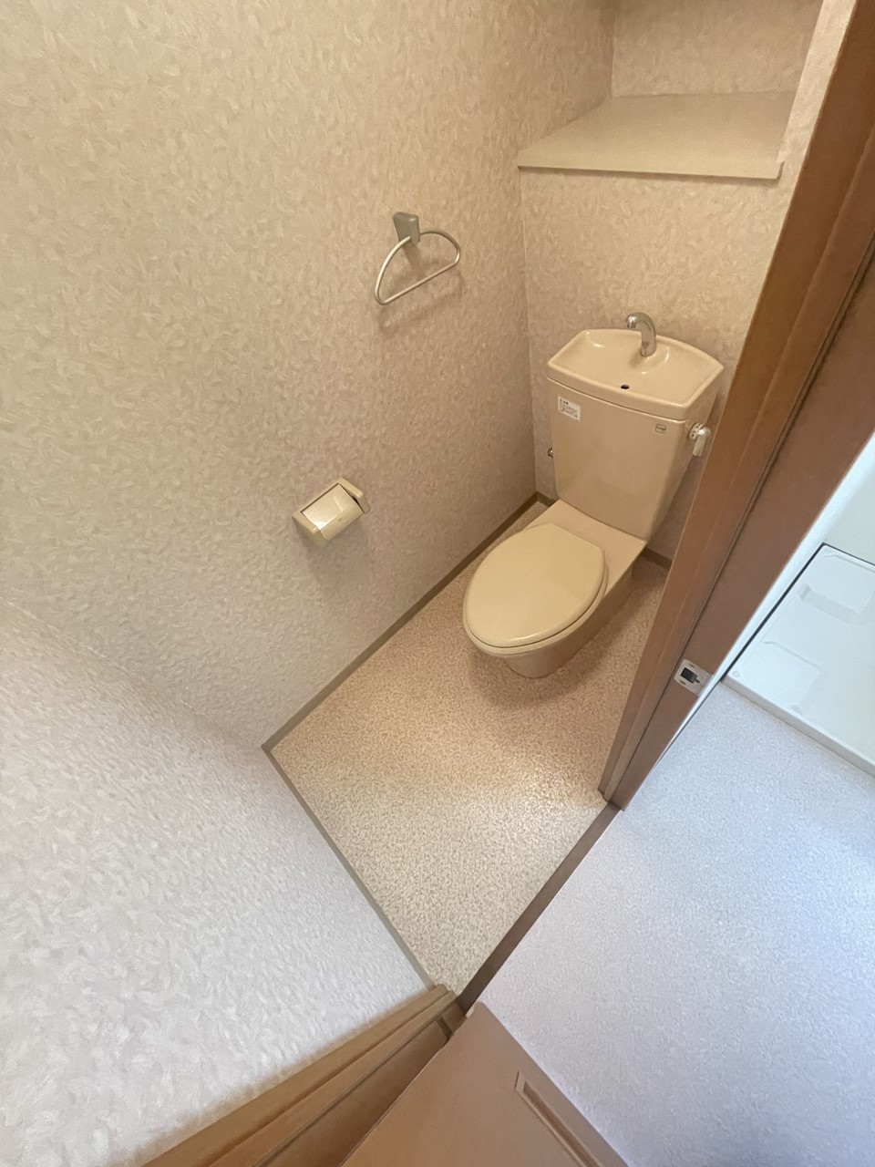 トイレ　※同物件、別部屋の写真です。