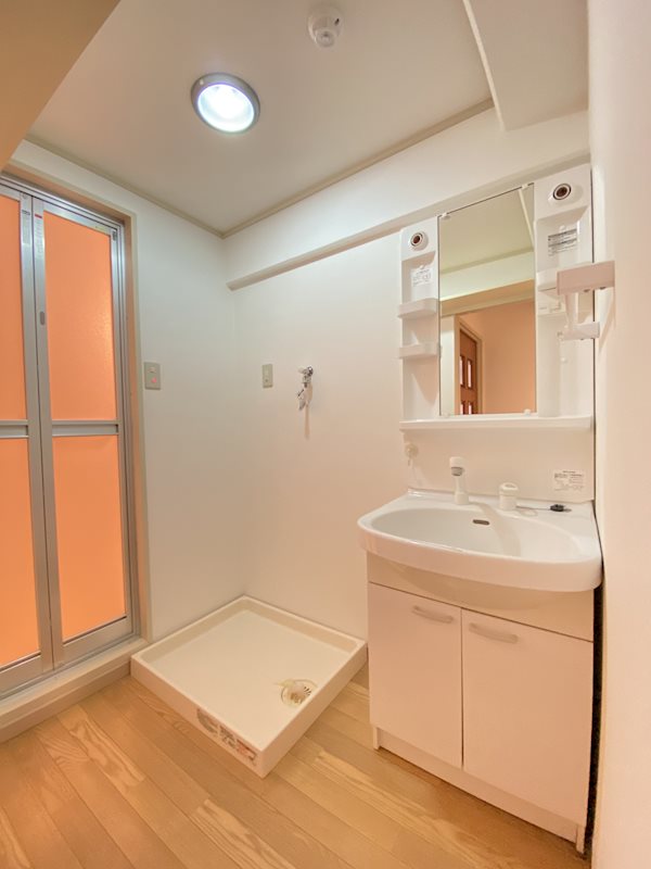 洗面設備　室内洗濯機置き場