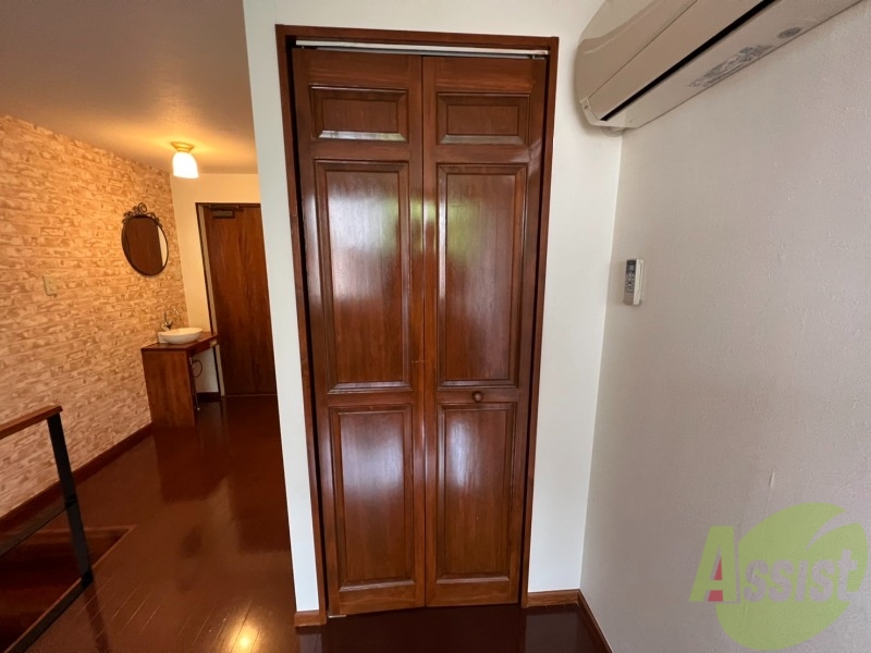 収納　収納はこちらのクローゼットをお使いください。