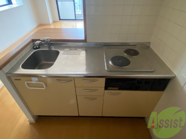 キッチン　調理スペースの広い、使いやすそうなキッチンですね