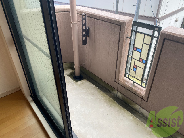 バルコニー　バルコニーも、日当たり良く、広くて使いやすそうです