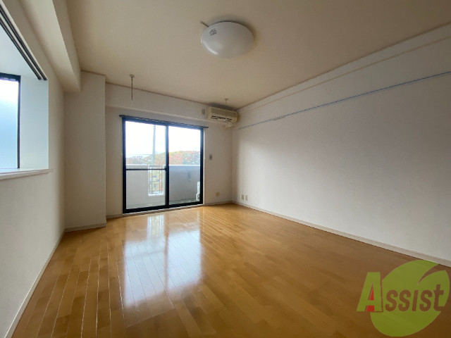 居室・リビング　日当りの良い、広めのお部屋となっております