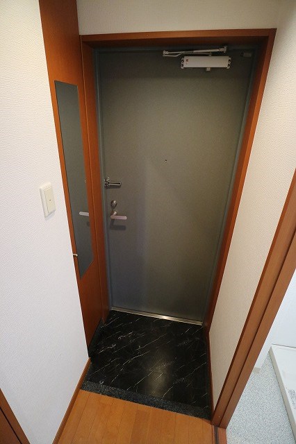 玄関　※参考写真