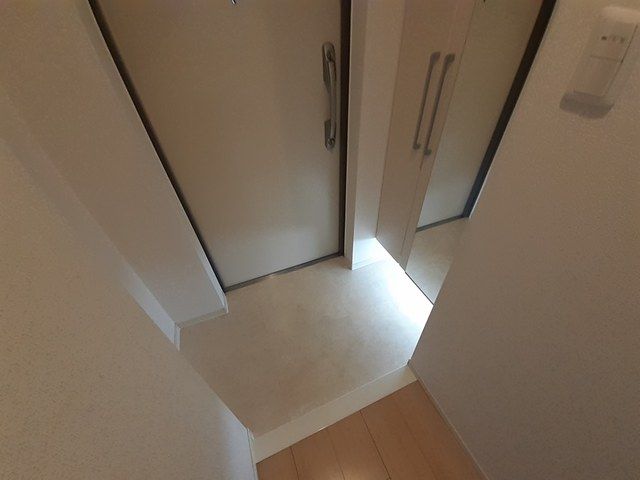 フレグランスヴィレッジ京田辺Iの玄関写真