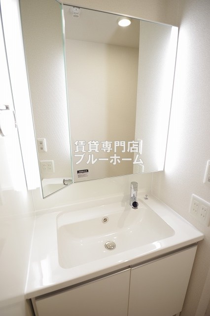 洗面設備　2面鏡のシャンプードレッサーです！