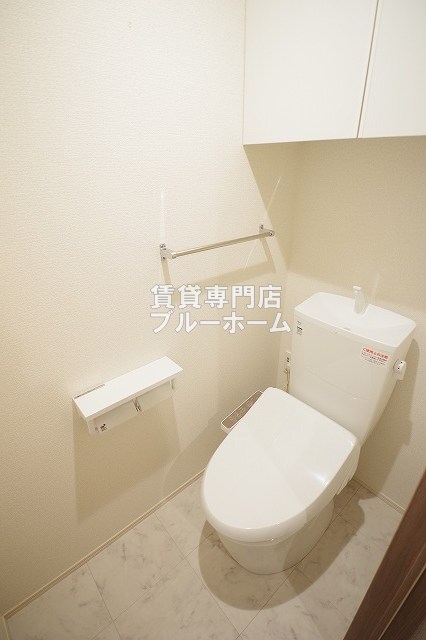 トイレ　温水洗浄便座付きのトイレです！