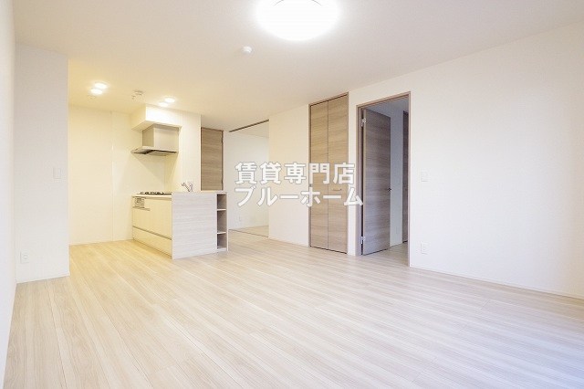 居室・リビング　14.1帖の広いリビングです！