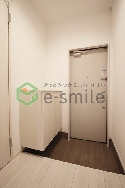 玄関　収納もある玄関です