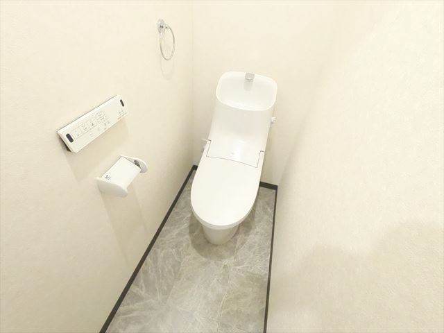 トイレ　ウォシュレット付きの大変綺麗なトイレです