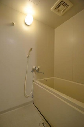バス・シャワールーム　清潔感溢れるお風呂