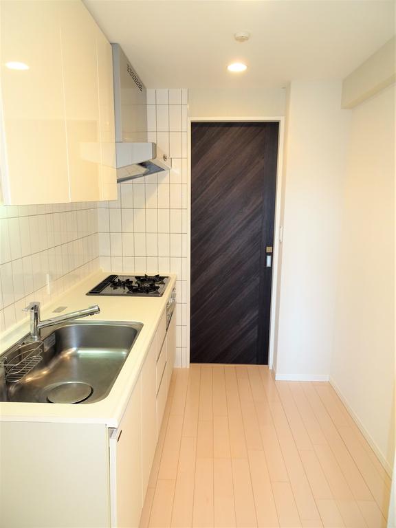 キッチン　（同マンション別室・参考写真です）