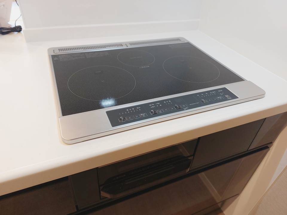 キッチン　IHクッキングヒーター