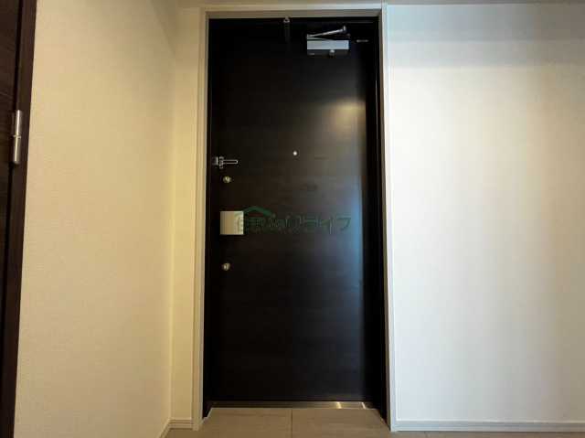 玄関　コンフォリア新宿イーストサイドタワー