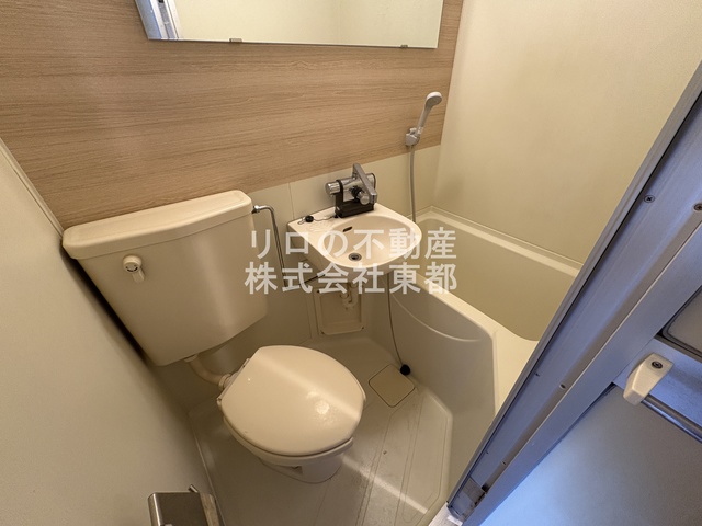 バス・シャワールーム　お掃除がしやすい３点ユニットバスです☆