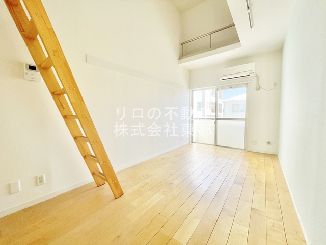 居室・リビング　フローリングで雰囲気のいい内装です！