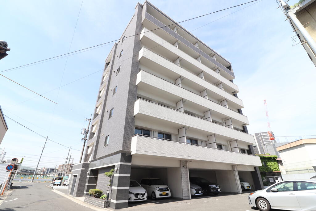 建物外観　駅近オートロック付きマンションです♪