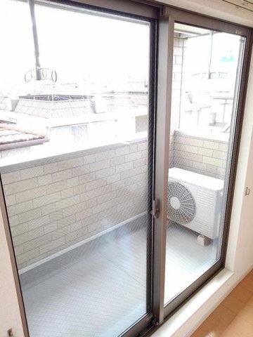 バルコニー　お洗濯にも便利なバルコニー付き