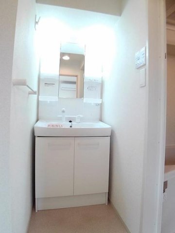 洗面設備　脱衣スペースもあります