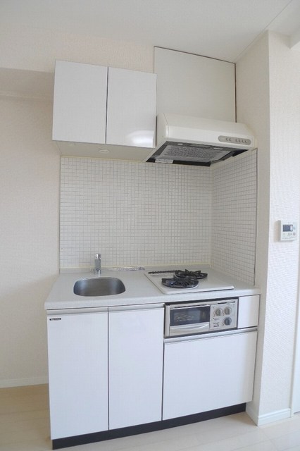 キッチン　ガスコンロ２口・グリル付