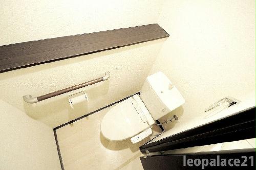 トイレ　脱衣所には独立洗面台つき（※画像は代表例です）