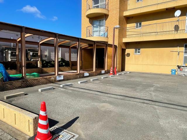 駐車場　駐車場