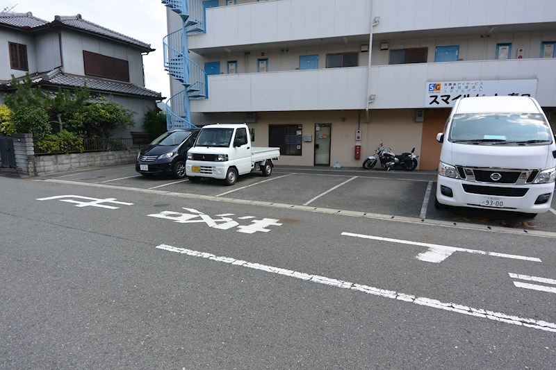 駐車場　駐車場