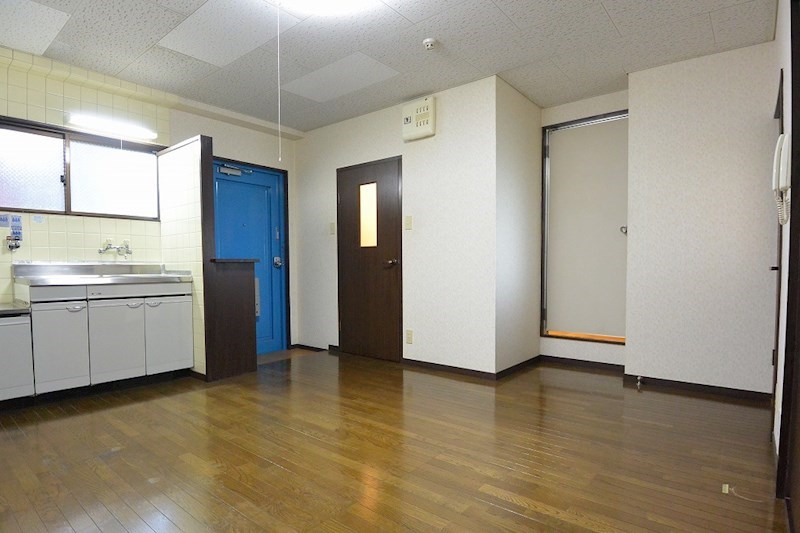 居室・リビング　フローリング仕上げ